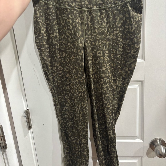 lululemon athletica Pants - Lululemon Leggings Green leopard print size 12